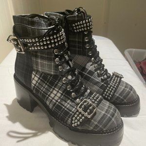 JEFFREY CAMPBELL HELTER COMBAT BOOT - BLACK PLAID - SIZE 9.5